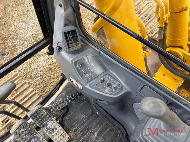 1999-deere-330-lc-image-29