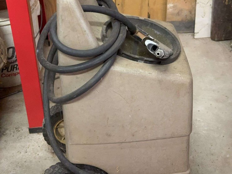 sandblasting-equipment-assortment:-central-pneumatic-cabinet-and-atd-blast-unit-image-7