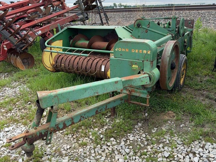 john-deere-24t-image-2