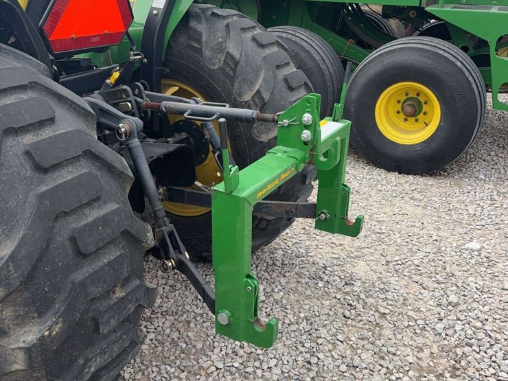 2015-john-deere-4105-image-12