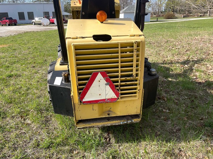 #5498-•-1978-swinger-forklift-image-19