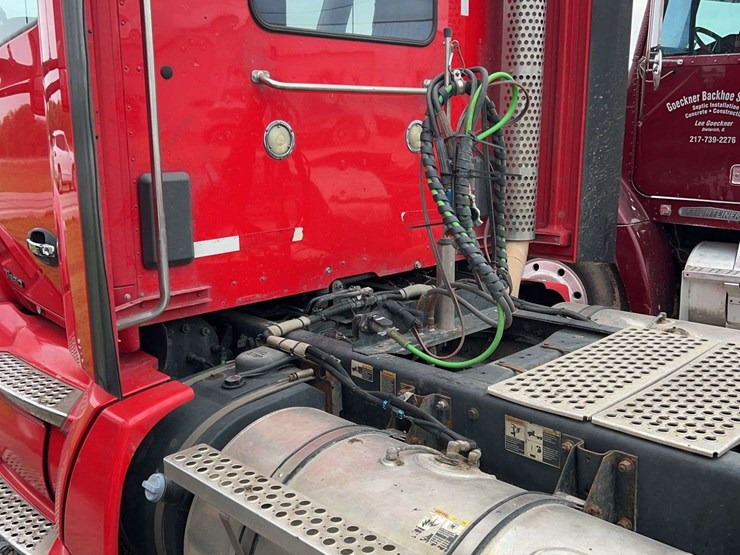 2016-kenworth-t680-image-11
