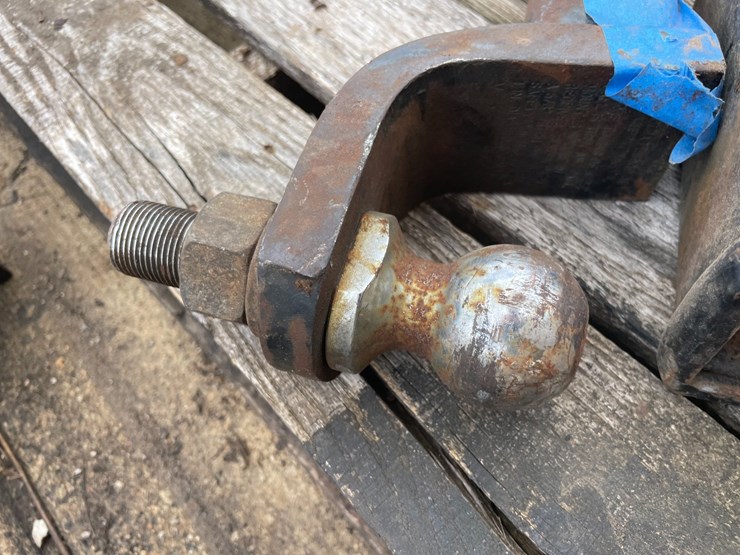 #6025-•-(2)-2"-receiver-hitches-image-3