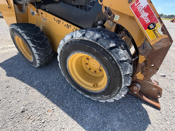 caterpillar-246d-image-11