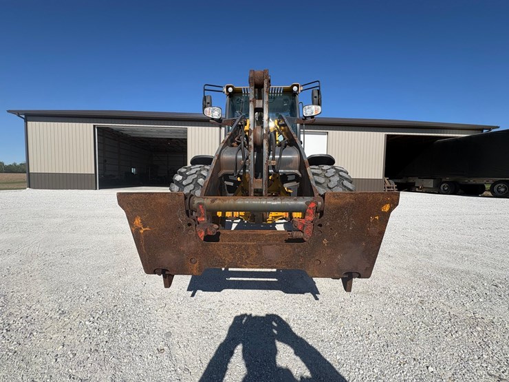 2020-deere-304l-image-3