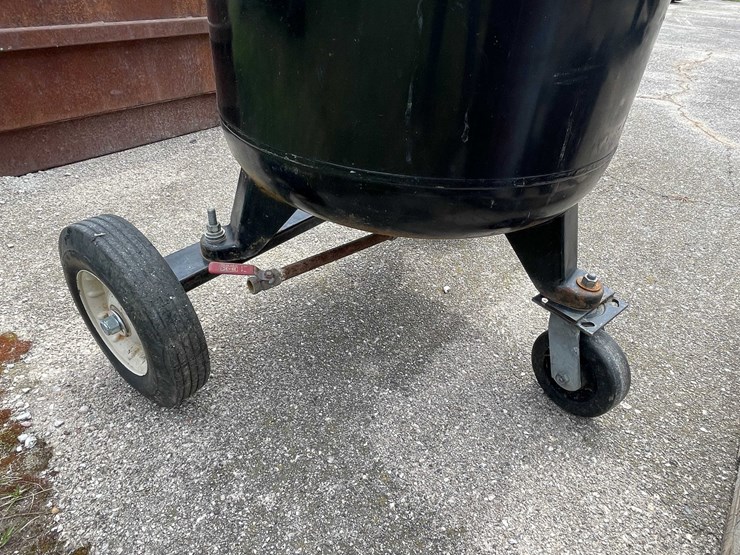 #4162-•-black-max-rolling-air-compressor-image-2