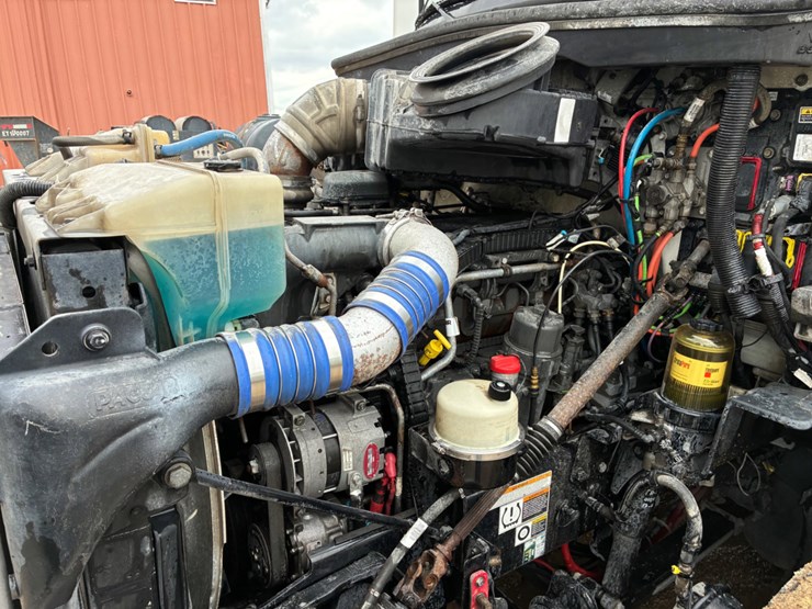 2019-peterbilt-579-image-16