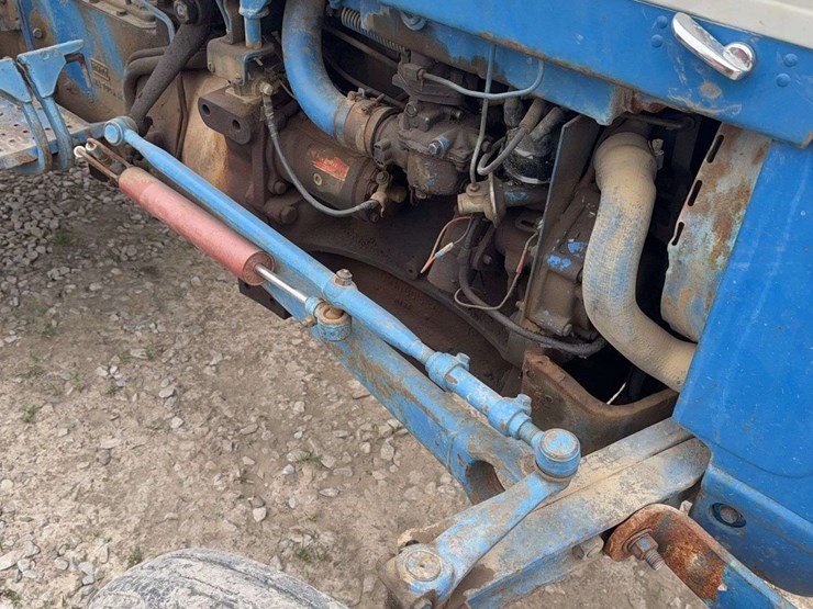 1965-ford-3000-image-13