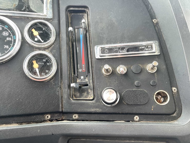 ford-l7000-image-103