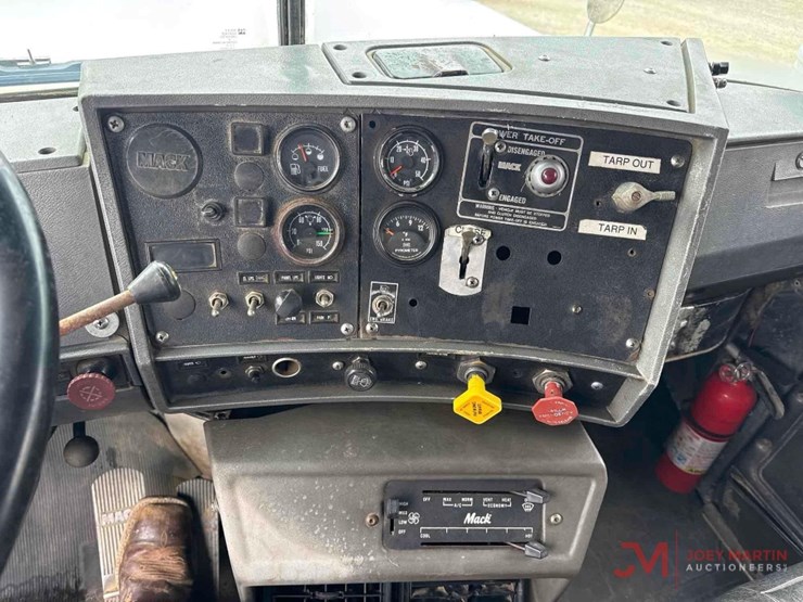 1988-mack-rd688s-image-36