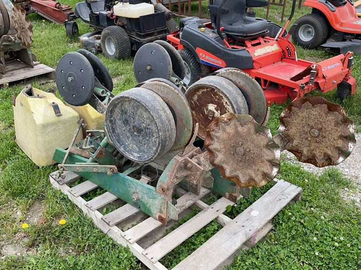 john-deere-7000-image-1