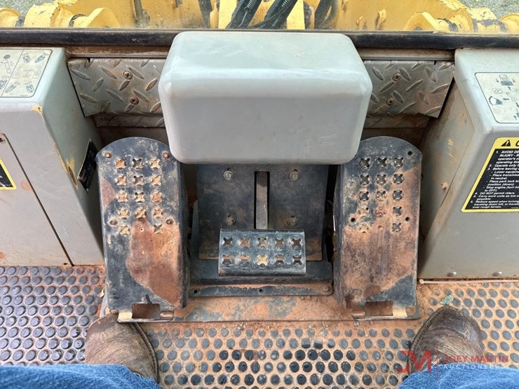 2006-deere-655c-image-26
