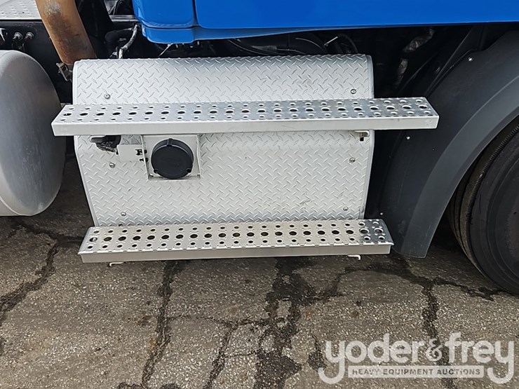 2019-freightliner-cascadia-116-image-22