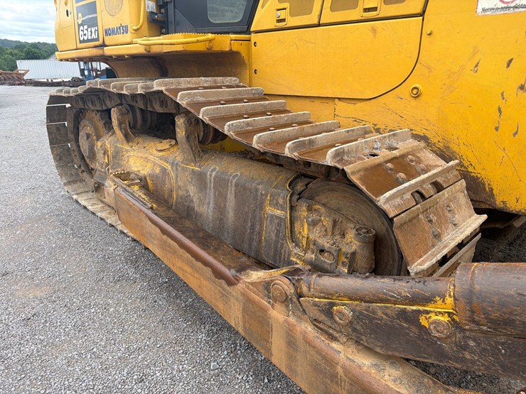 komatsu-d65exi-18-image-12