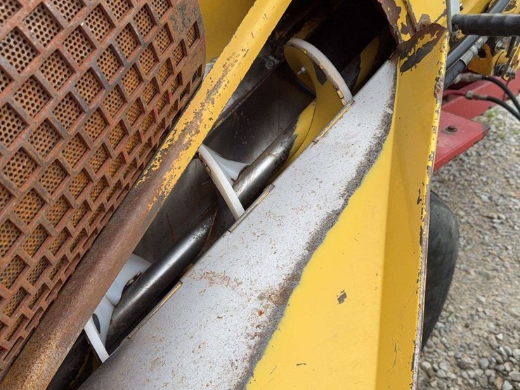 new-holland-358-image-10