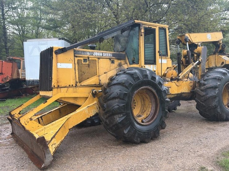 1996-deere-748g-image-1