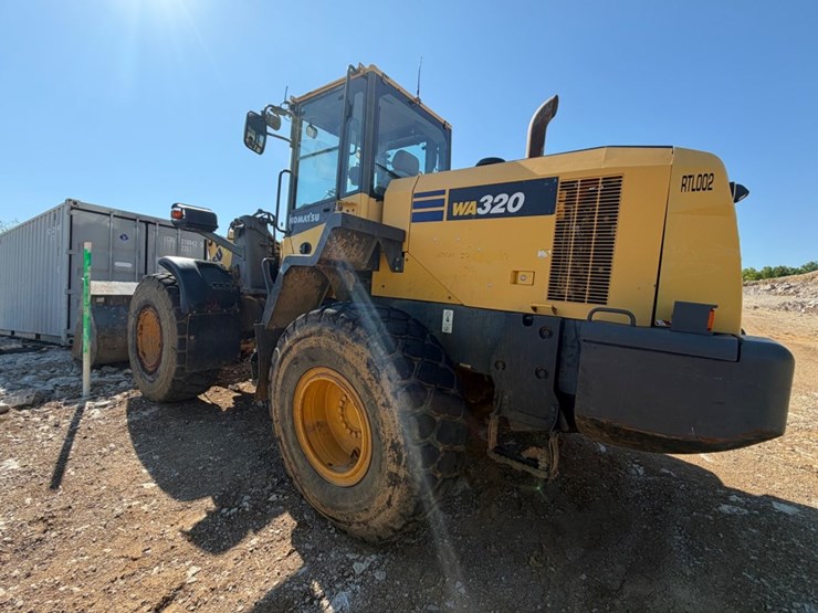 2016-komatsu-wa320-7-image-4