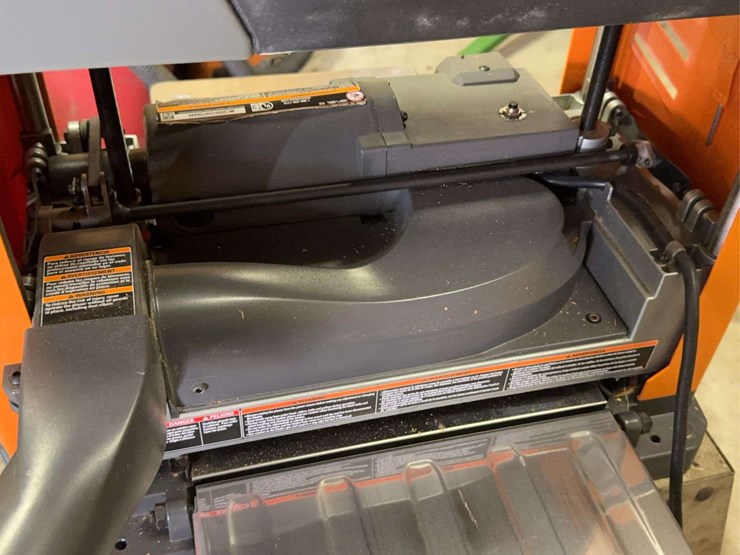 ridgid-r4331-planer-with-rolling-stand-image-8