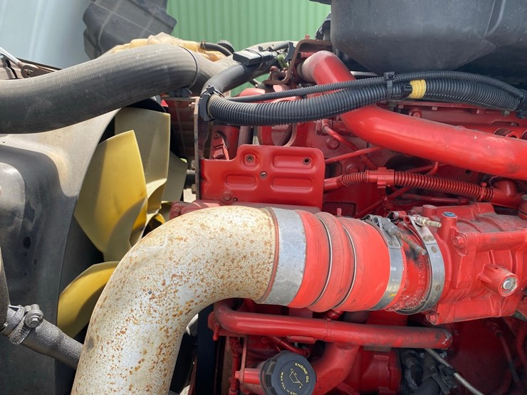 2019-international-lt625-day-cab-semi-tractor-image-41