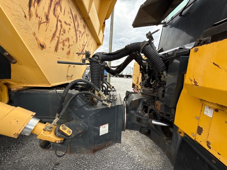 2007-komatsu-hm400-2-image-31