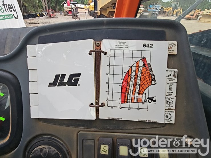 2016-jlg-642-image-35
