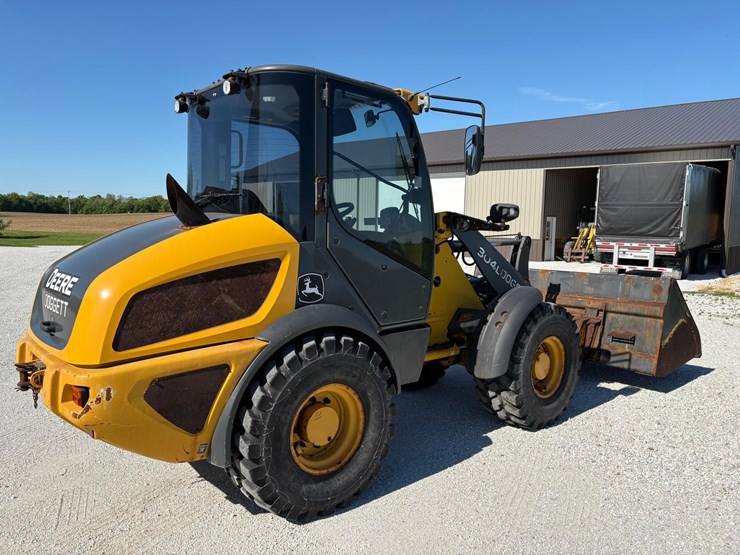 2020-deere-304l-image-4