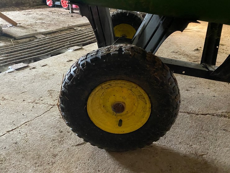#3556-•-john-deere-pull-behind-yard-car-image-4