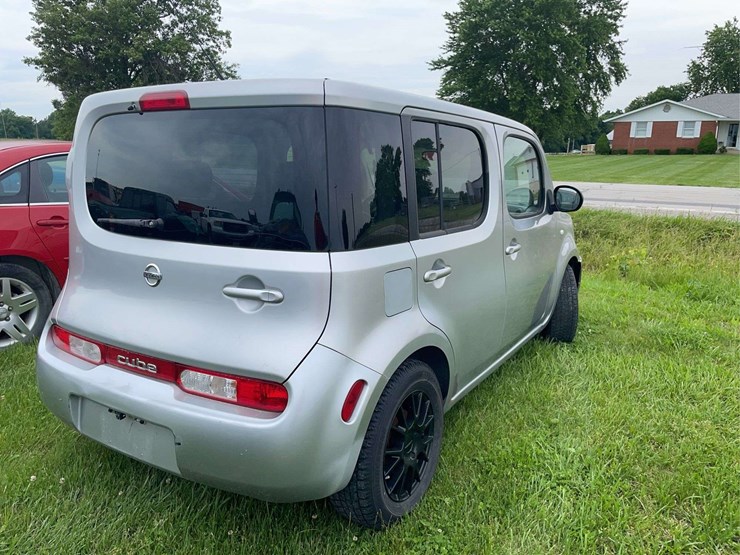 2011-nissan-cube-image-3