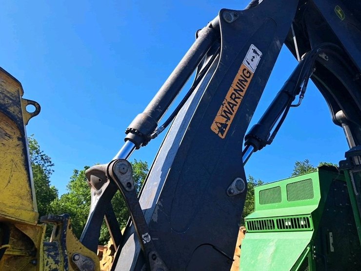 2016-deere-853m-image-22