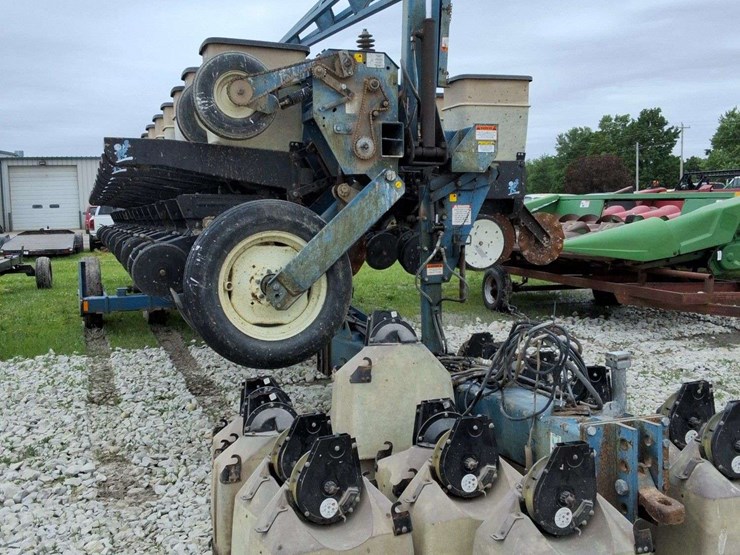 2020-kinze-2600-image-3