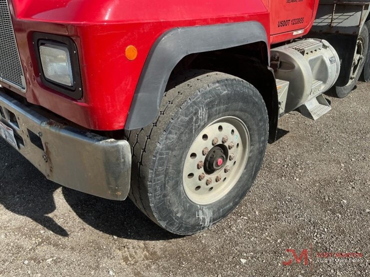 1998-mack-rd688s-image-9
