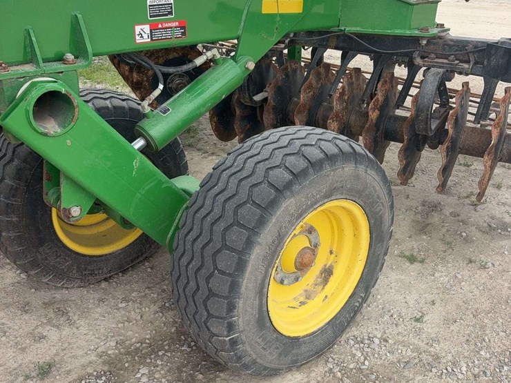 2013-john-deere-2623-image-10