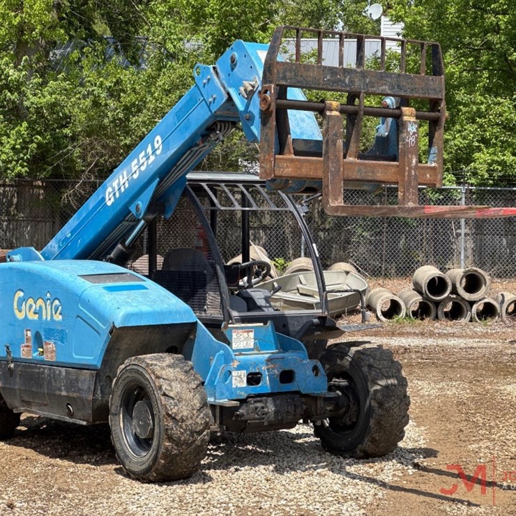 2017 GENIE GTH5519