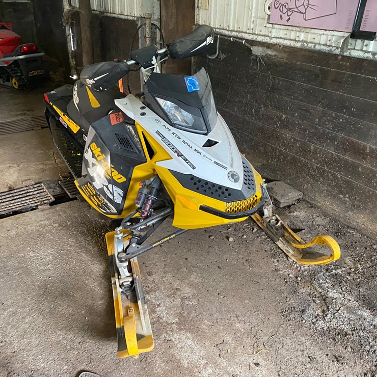 #3551 • 2011 Ski-Doo MXZ800 XRS 800R Snowmobile (No Registration Card)