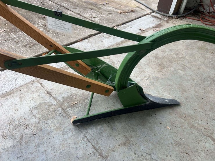 john-deere-right-hand-walking-plow-image-8