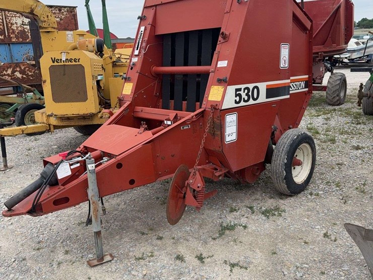 hesston-530-image-2