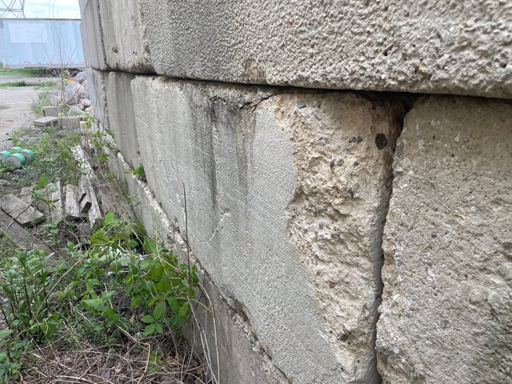 #6002-•-concrete-block-and-metal-salt-cover-structure-image-16