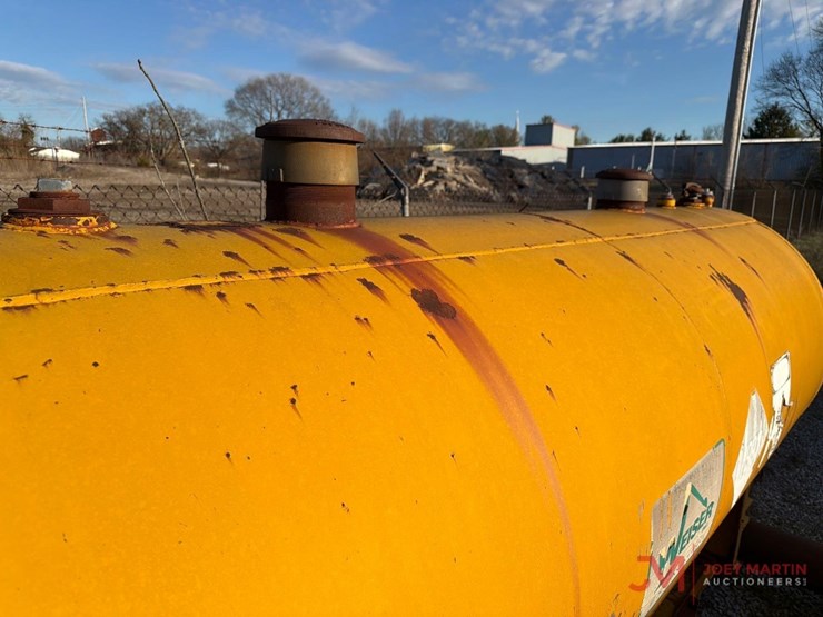 approximately-1,000-gallon-fuel-tank-image-5