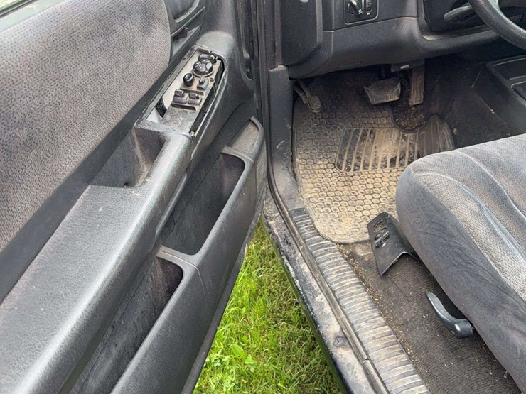 2002-dodge-dakota-image-5