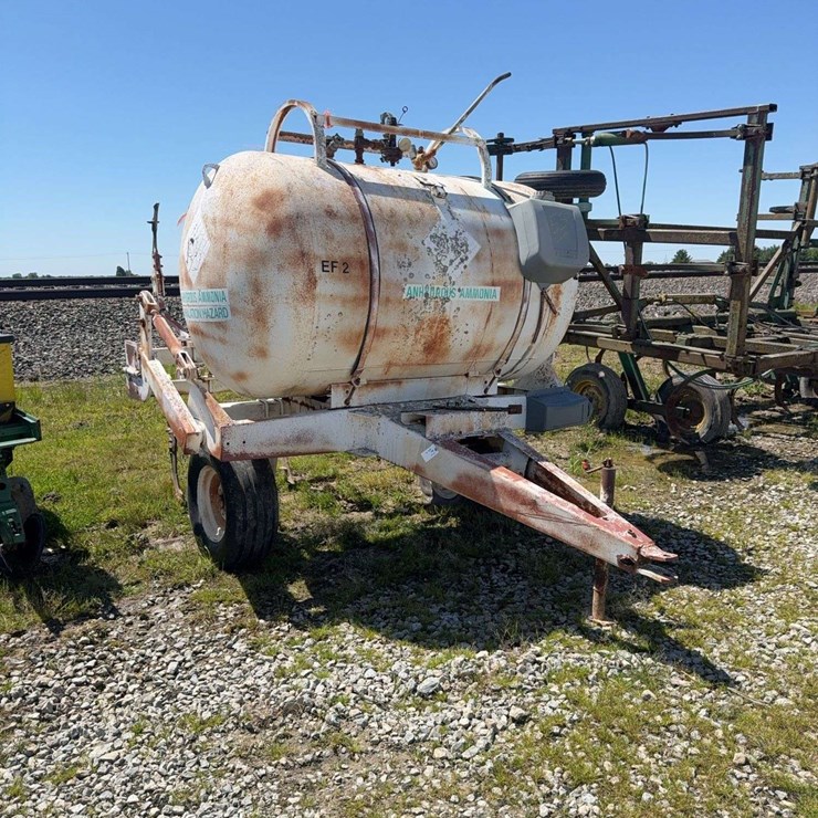6 row pull type anhydrous applicator