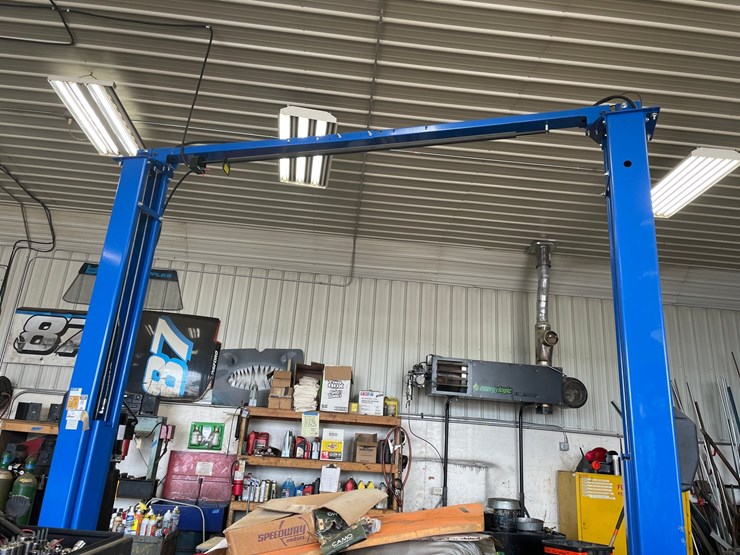 #7323-•-forward-f10-2-post-lift-image-14