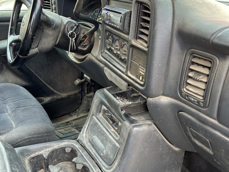 2001-chevrolet-silverado-1500-image-29