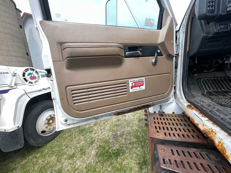 #4157-•-2000-gmc-c7500-(has-wi,-title)-image-81