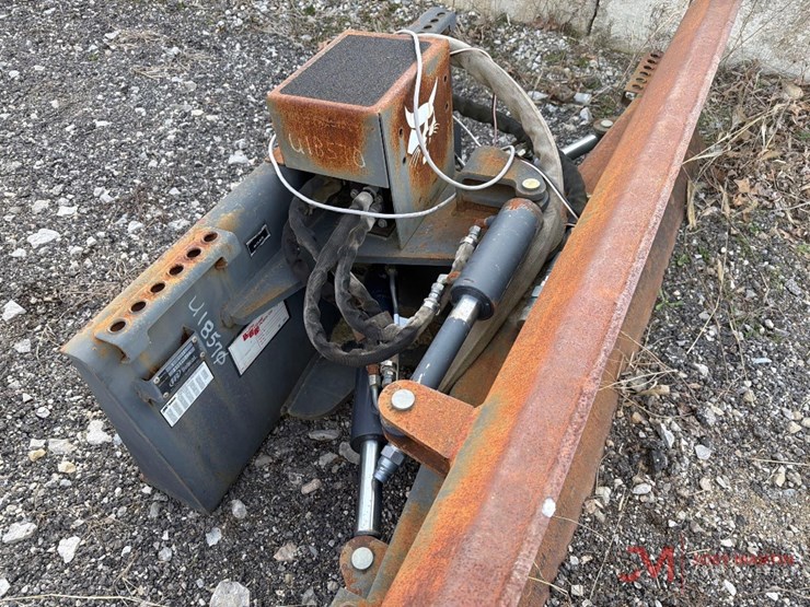 bobcat-90"-4-way-hydraulic-dozer-blade-image-6