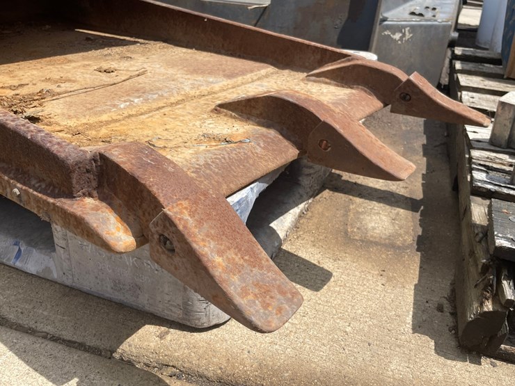 #6020-•-universal-mount-concrete-clamp-image-3