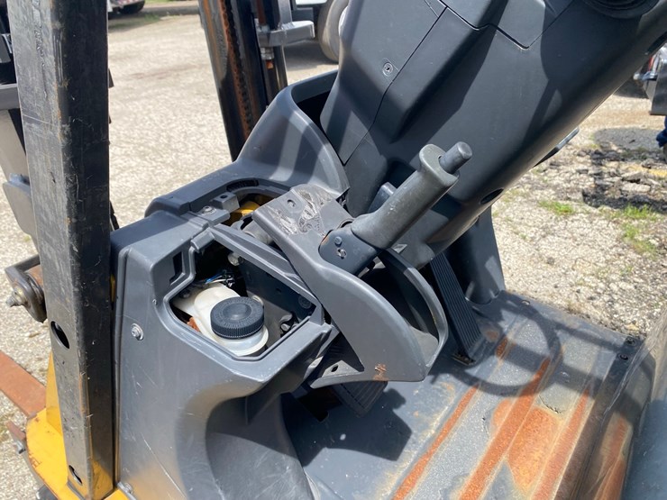 cat-gp15n-forklift-image-6