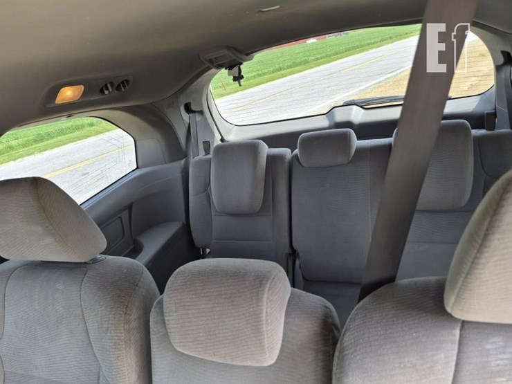2011-honda-odyssey-image-11