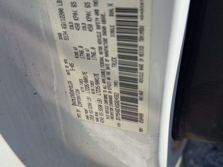 2005-dodge-ram-3500-image-11
