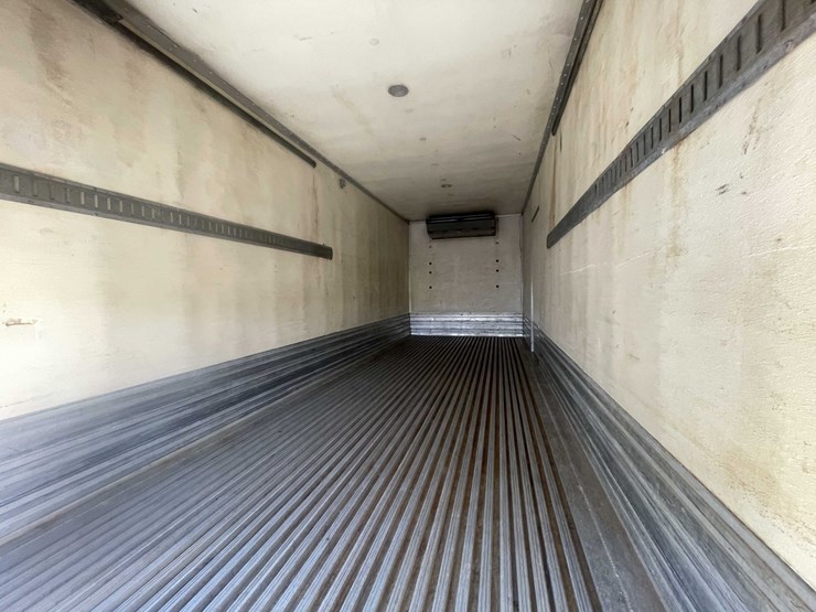 #4198-•-2005-sterling-box-truck-image-120