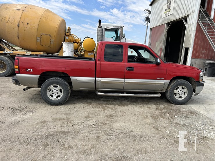 2001-chevrolet-silverado-1500-image-4